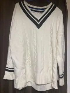 Vネック ケーブル編み ニット GU
