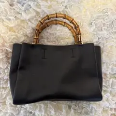 黒の竹ハンドルハンドバッグ
