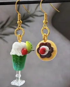 クリームソーダとプリンのピアス