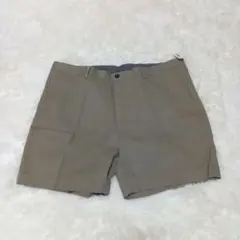 amazon essentials ベージュ ショートパンツ 42
