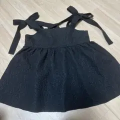 リボン付きブラックノースリーブトップス