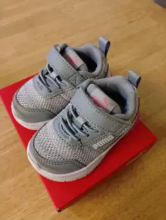 PUMA ベビー スニーカー グレー