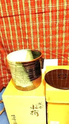 水指、掛分け耳付、味舌隆司作 茶道具 水指 窯変 萩 耳付き 味舌隆司 作 | 水指 - CHATOWA 茶と