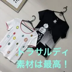トラサルディのドット柄と新品グラフィックTシャツ2枚セットの価格