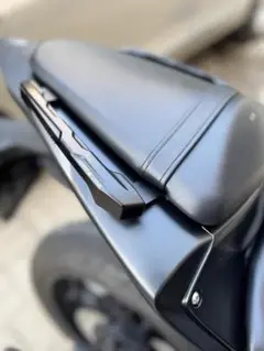 MT-25 03 YZF-R25純正　グラブバー　タンデムバー　美品 MT-25 03 YZF-R25純正 グラブバー タンデムバー 美品 - メルカリ