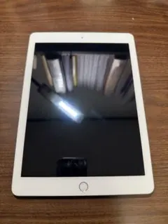 Apple iPad (第5世代) シルバー 32GB 本体
