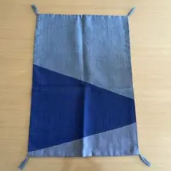 【未使用品】幾何学模様　テーブルクロス　横46cm × 縦32cm