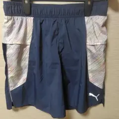 Puma ネイビーショーツ ストライプ柄