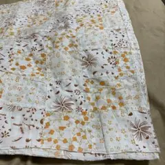 マルチカバーとして使える　パッチワーク布①