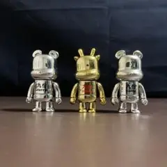 ベアブリック風の置物