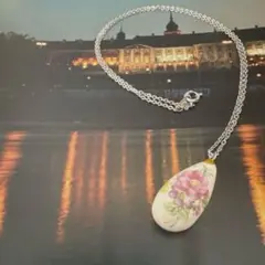 107.フラワードロップネックレス シルバー系