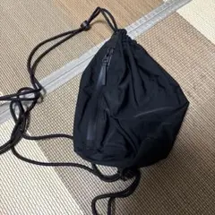 ブラック ドローストリングショルダーバッグ