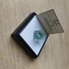 フローライト 中サイズ 八面体石