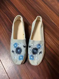 グレー 花柄刺繍 スリッポン