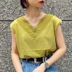 PAGEBOY イエロー系　スカラップレースフレンチスリーブ　シャツ