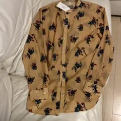 アングリッド　黄色シャツ　透け感あり
