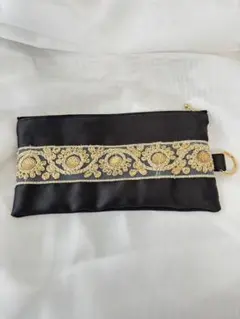 インド刺繍付きポーチ　ブラック