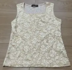 未使用　TURTLEDOVE 花柄　レース　ノースリーブ　L クリーム