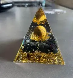 金運UP ピラミッドオブジェ　宇宙　太陽　月