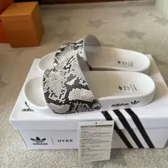 adidas HYKE ヘビ柄ビーチサンダル
