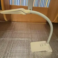 ニトリ LED 照明器具 デスクライト Gentos ホワイト【中古】