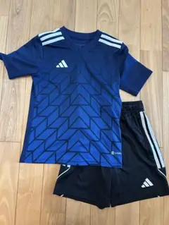 adidas サッカーウェアセット 140サイズ　上下