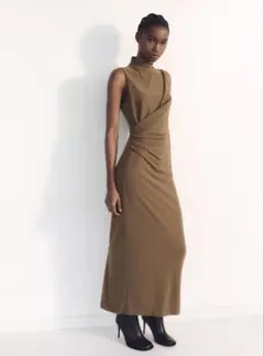 新品未使用タグ付き　ドレープディティール入りミディ丈ワンピース　タバコ　ZARA