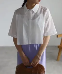 ホワイト クロップド プリーツブラウス