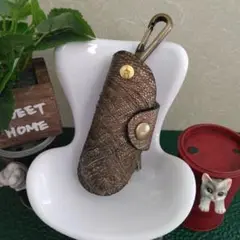 手の平サイズのオーストレッグ革のキーケース③