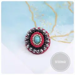ビーズ刺繍　ブローチ
