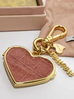 ミュウミュウ♡ハートファチャーム♡ピンクブルーMIX♡美品 ミュウミュウ♡ハートファチャーム♡ピンクブルーMIX♡美品