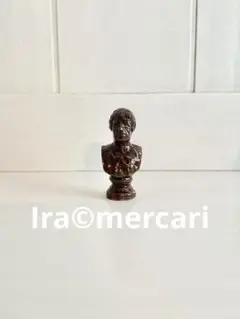 フェーブ　モントーバンの芸術作品　フェーヴ　置物　ミニチュア　陶器
