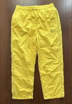 Nike イエロー