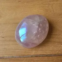 ローズクォーツのオーラ加工　握り石