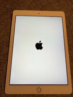 iPad 第5世代 32GB Wi-Fi+Cellularモデル ゴールド