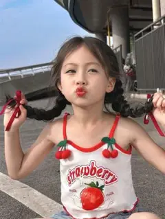 新品未使用いちごモチーフキャミソール