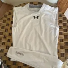 Under Armour ホワイト 長袖アンダーシャツ