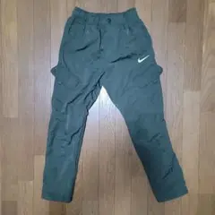 子供用Nike カーゴパンツ Mサイズ オリーブグリーン