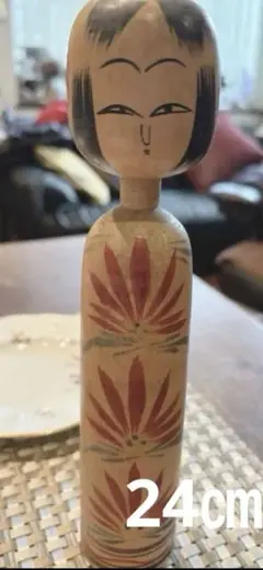 小林定雄氏の《コケシ》