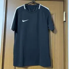 NIKE 黒　Tシャツ　美品