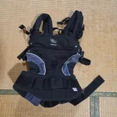 manducaマンジュカ　ベビーキャリー抱っこ紐　3,5〜20キロ