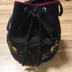 巾着刺繍入りショルダーバッグ
