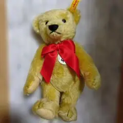 Item thumbnail for item b7ff28a6-5f06-4627-8e70-35a58feb8e40