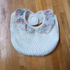 Aming　オオサカヤ　育児工房　フリル付きスタイ　女の子