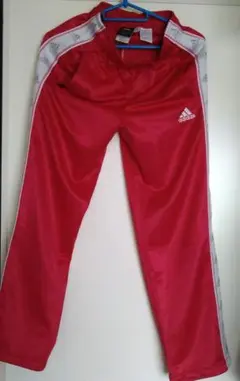adidas トレーニングパンツ 赤