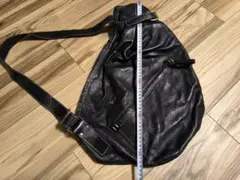 レザー ショルダーバッグ 黒 約40cm×50cm (本革)