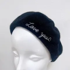 刺繍入りブラックベレー帽