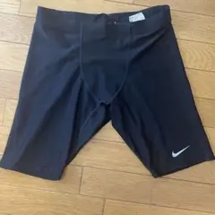NIKEハーフタイツ　Mサイズ