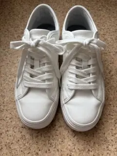 ZARA ホワイトスニーカー 22.5㎝