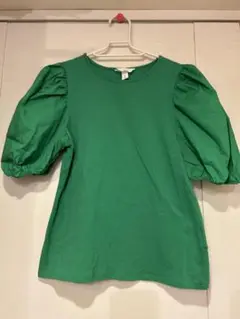 H&Mグリーン パフスリーブ Tシャツ⭐︎美品